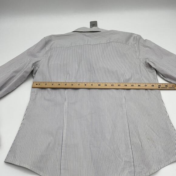 New CHICO's Shirt Stripe Surprise Long Sleeve Button Up Shirt Womens Size 2 / L - Picture 4 of 6